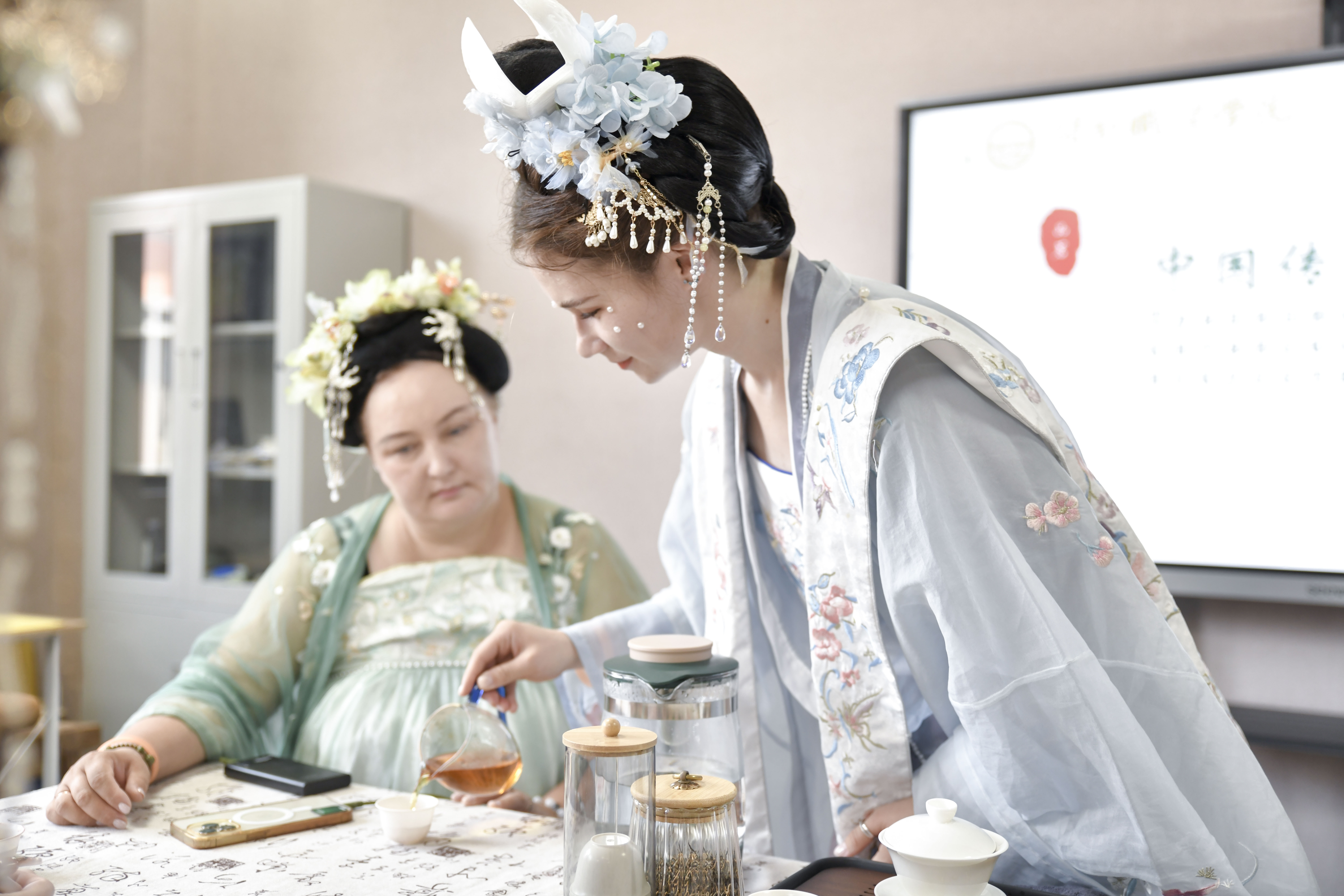 <a href='/2026/0603/c702a9913/page.htm' target='_blank' title='茶艺体验 Tea Ceremony'>茶艺体验 Tea Ceremony</a>